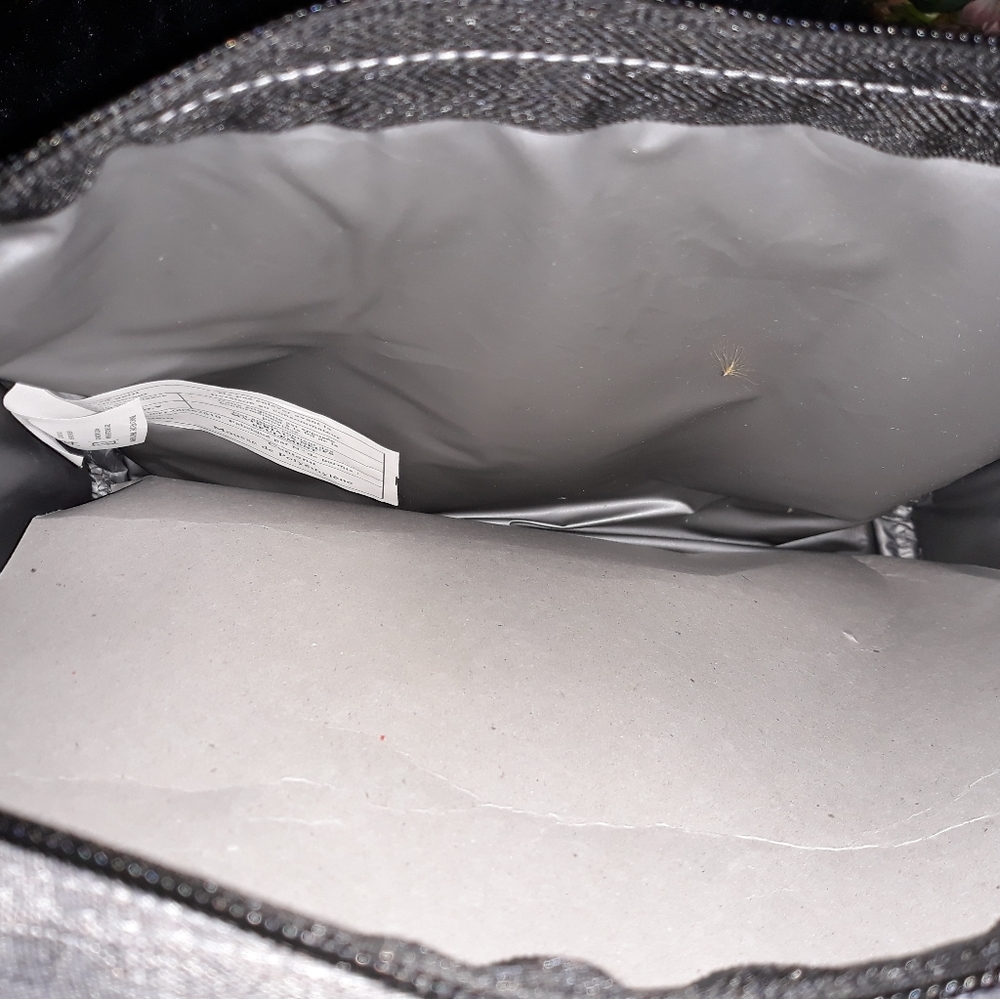 Cosmopolitan insulated handbag black and gray two - Picture 3 of 5